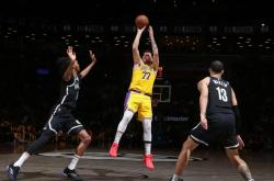 开云APP-关于面对湖人，湖人上演压倒性一战的信息