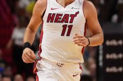 开云下载-NBA新秀表现抢眼获得赛季最佳