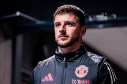 开云平台-阿扎尔官宣退役，曼联同曼城纷纷送上祝福的简单介绍