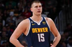 开云体育下载-美国男篮鏖战篮网，约基奇打破历史纪录的简单介绍