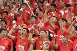 开云下载-奥运会传奇谢幕，球迷泪洒赛场的简单介绍