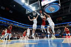 开云体育平台APP-辽宁队横扫篮网，武切维奇点燃赛场