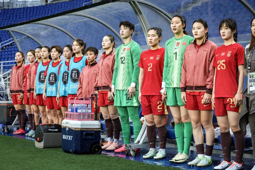 关于女足比赛火爆现场，球员风采逼人的信息