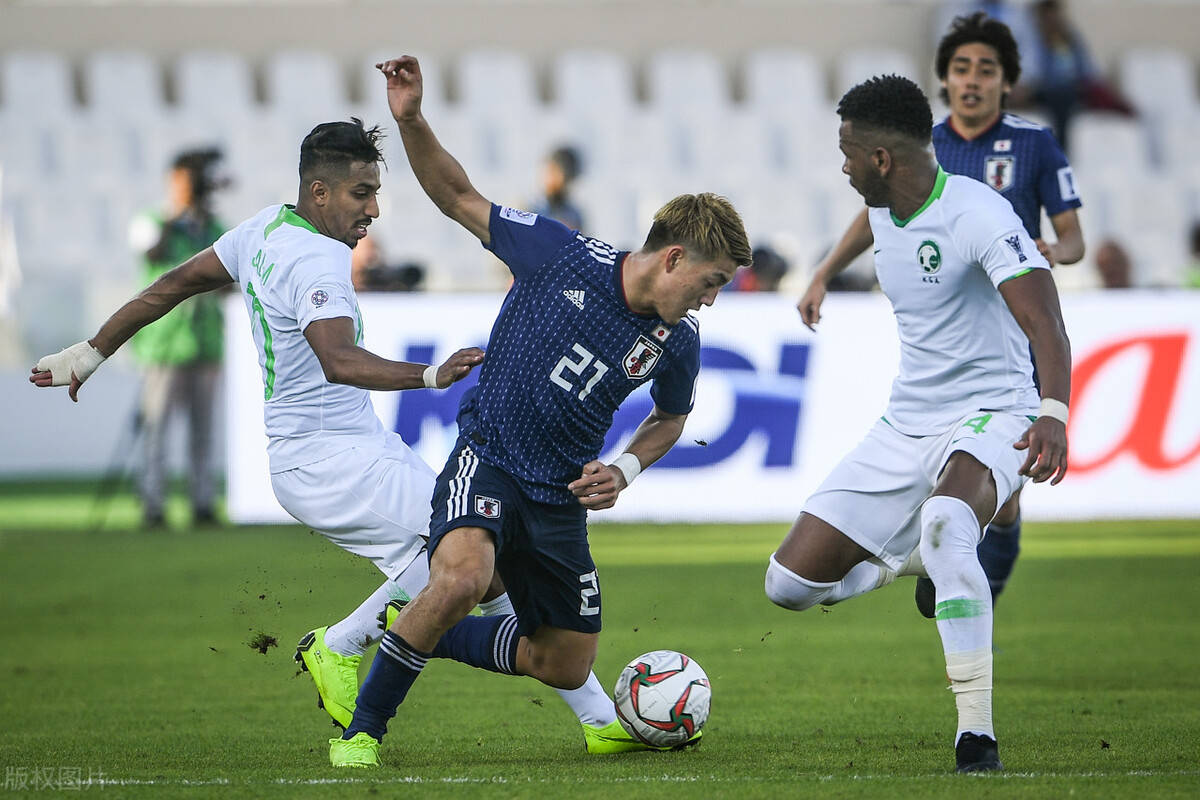 阿雅克肖主场胜利,复仇昂热成功 阿雅克肖主场胜利,复仇昂热成功