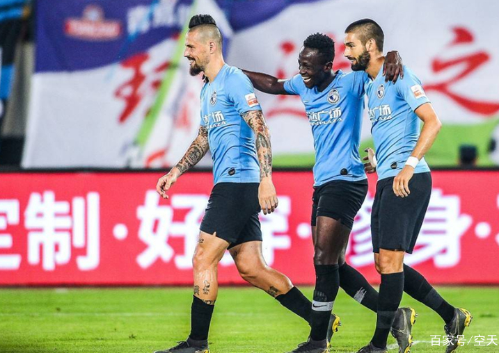 大连一方主场大胜河南建业,取得宝贵三分 大连一方主场大胜河南建业,取得宝贵三分