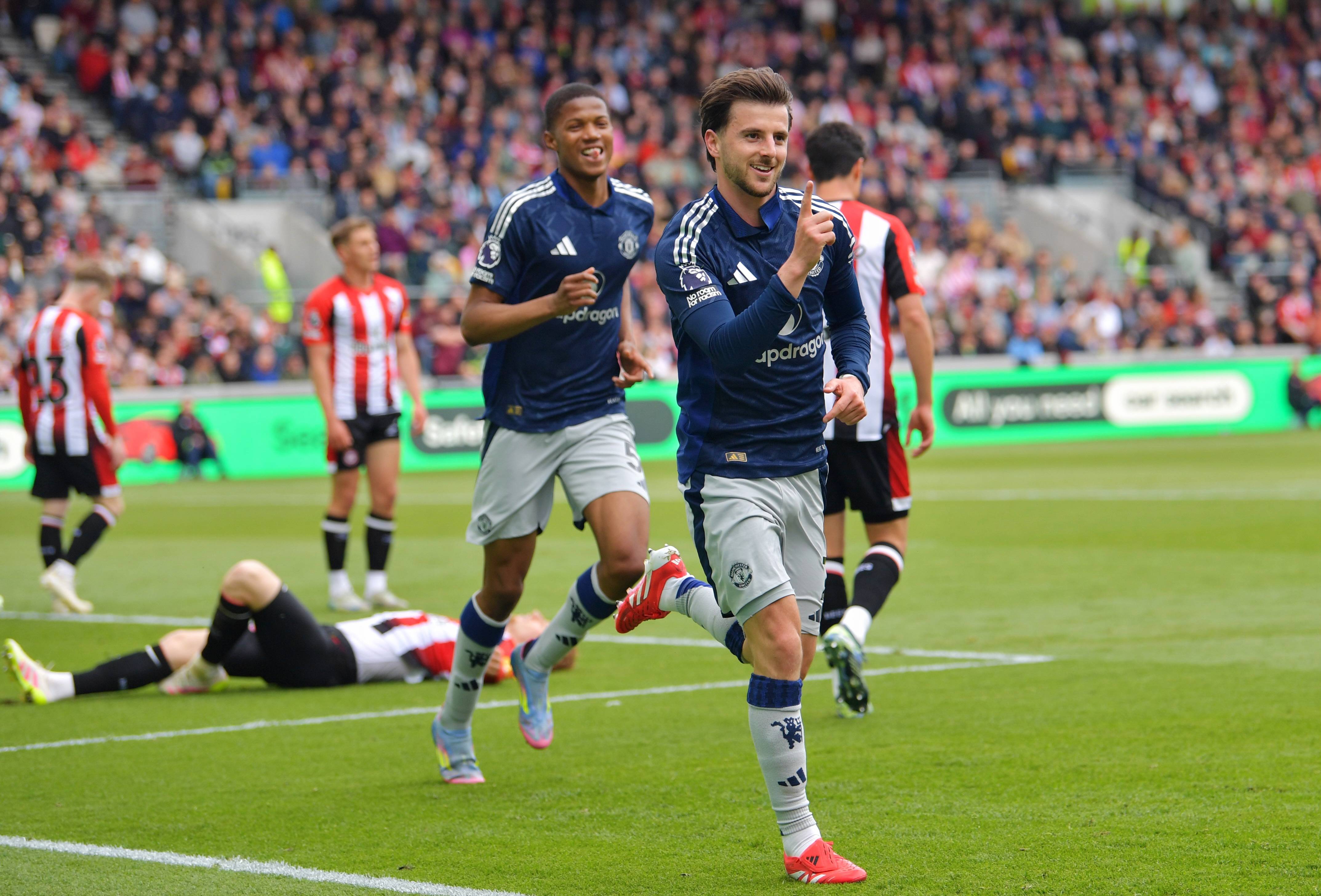 曼联憾失机会，英格兰红魔陷入重重困境