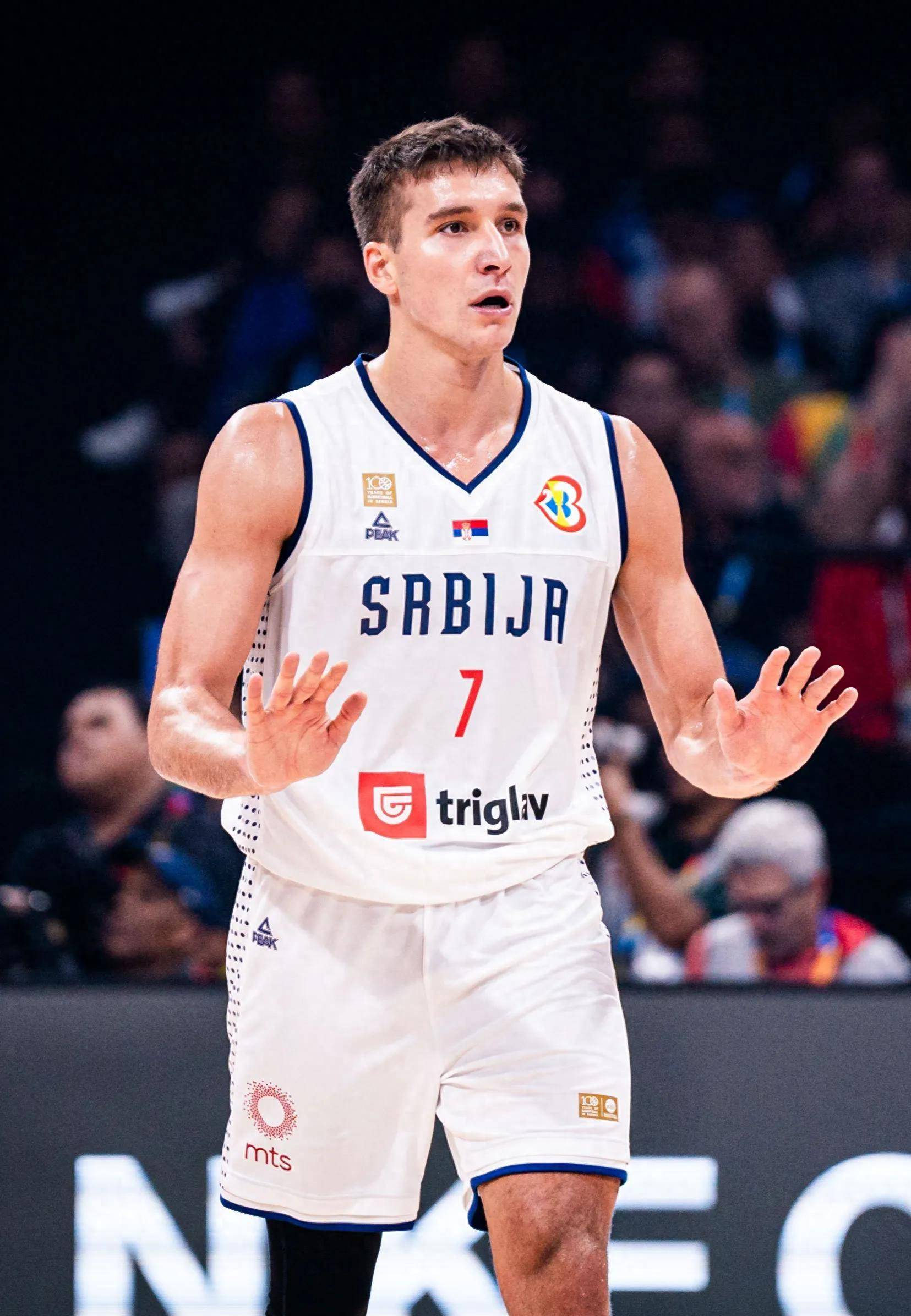 塞尔维亚男篮险胜意大利男篮，拉塞尔绝境逆转的简单介绍